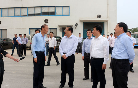 常州市市長費高云一行來上上電纜督查西廠區(qū)三期工程建設