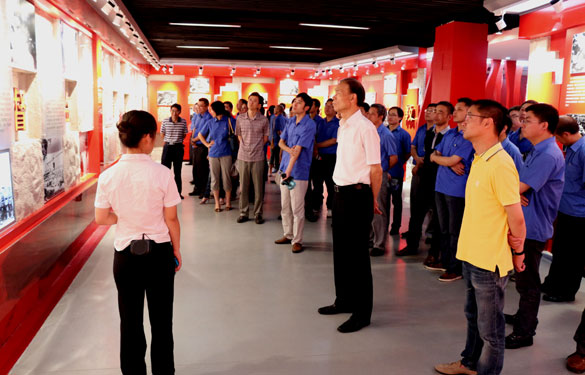 上上集團(tuán)黨員干部積極分子緬懷革命先烈、重溫革命精神