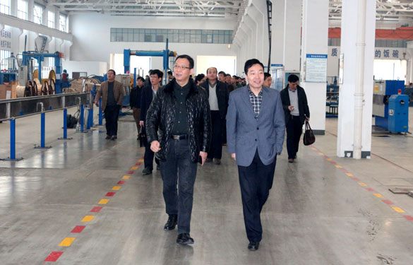 溧陽市工貿(mào)行業(yè)安全生產(chǎn)標(biāo)準(zhǔn)化現(xiàn)場(chǎng)會(huì)在上上集團(tuán)召開