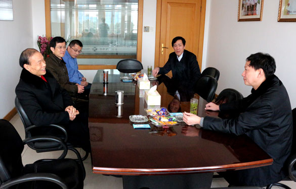 溧陽(yáng)市地稅局局長(zhǎng)鞠洪亮一行來上上集團(tuán)走訪