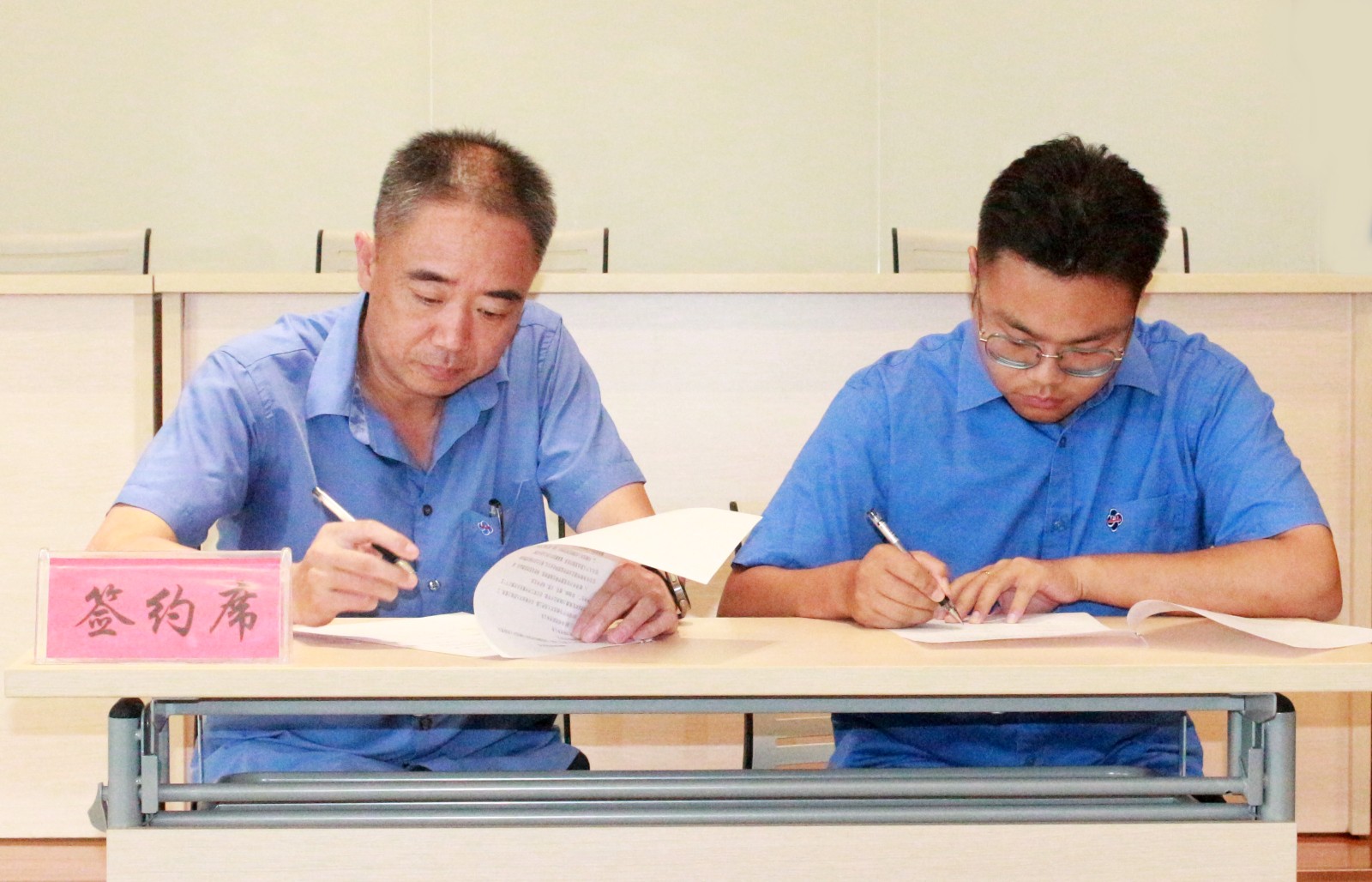 1689934937627303qbeo.jpg 1689934937627303qbeo.jpg